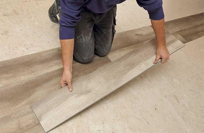 Un projet de carrelage imitation parquet ? Avenir Rénovations s'en charge