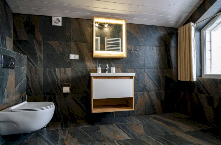 Carrelage : le grand classique des revêtements muraux de salle de bains