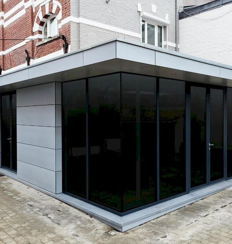 Quels sont les matériaux d’une extension de maison avec une baie vitrée ?