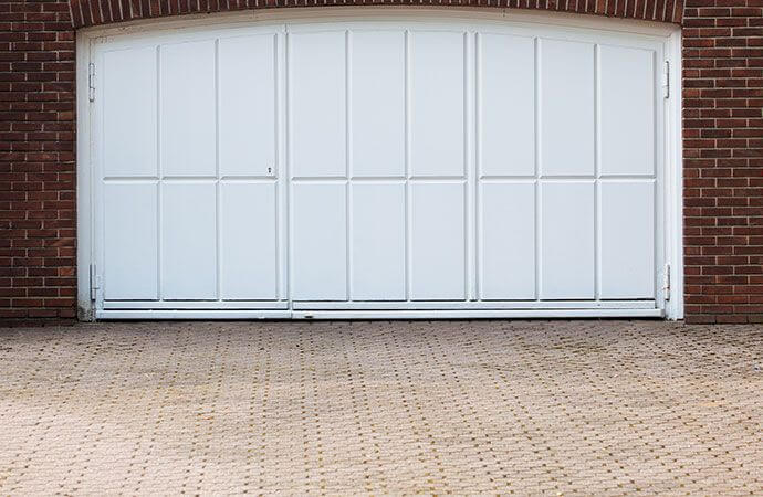 Combien coûte un carrelage de garage, matériaux et pose compris ?