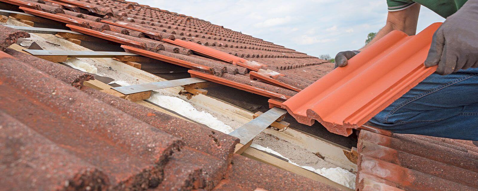Prix pour refaire une toiture de 100 m² en tuiles : budget détaillé