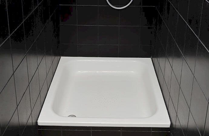 Comment se déroule la pose d'un receveur de douche ?