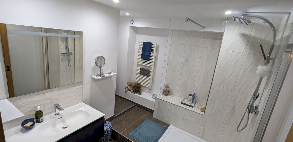 Rénovation complète d’une salle de bains de 8m2 à la Balme-de-Sillingy