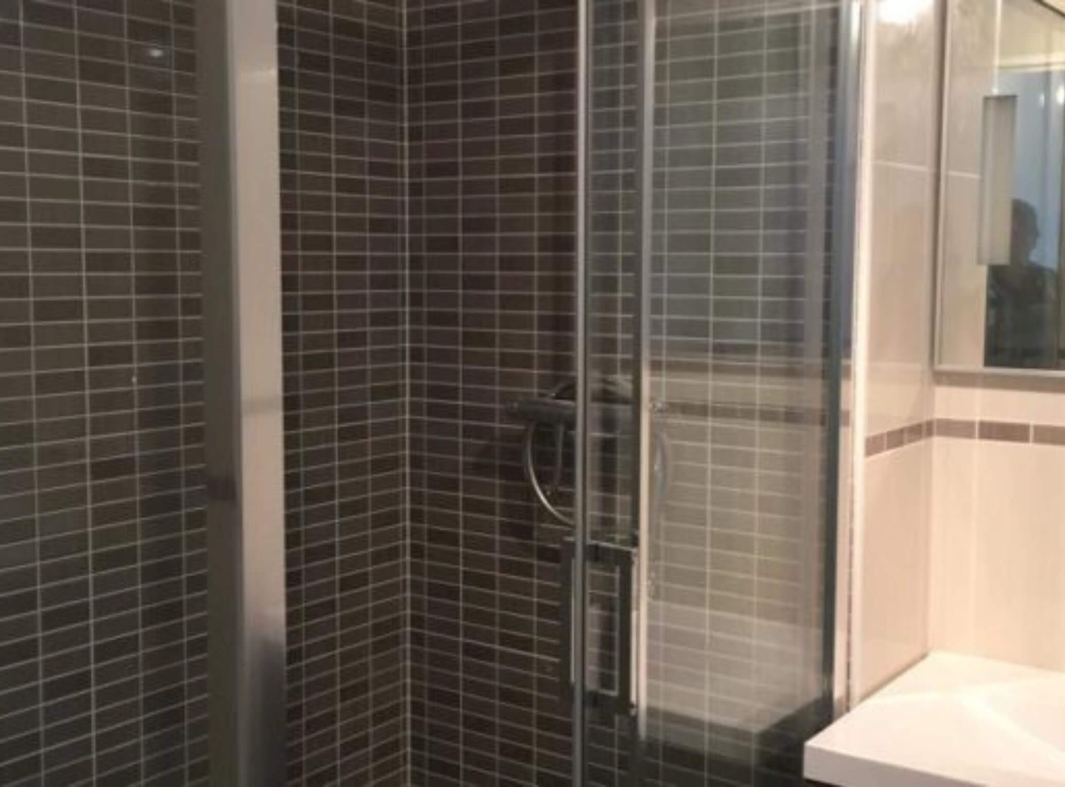 Rénovation salle de bains douche à Plessis-Trévise (94) - Avenir Rénovations