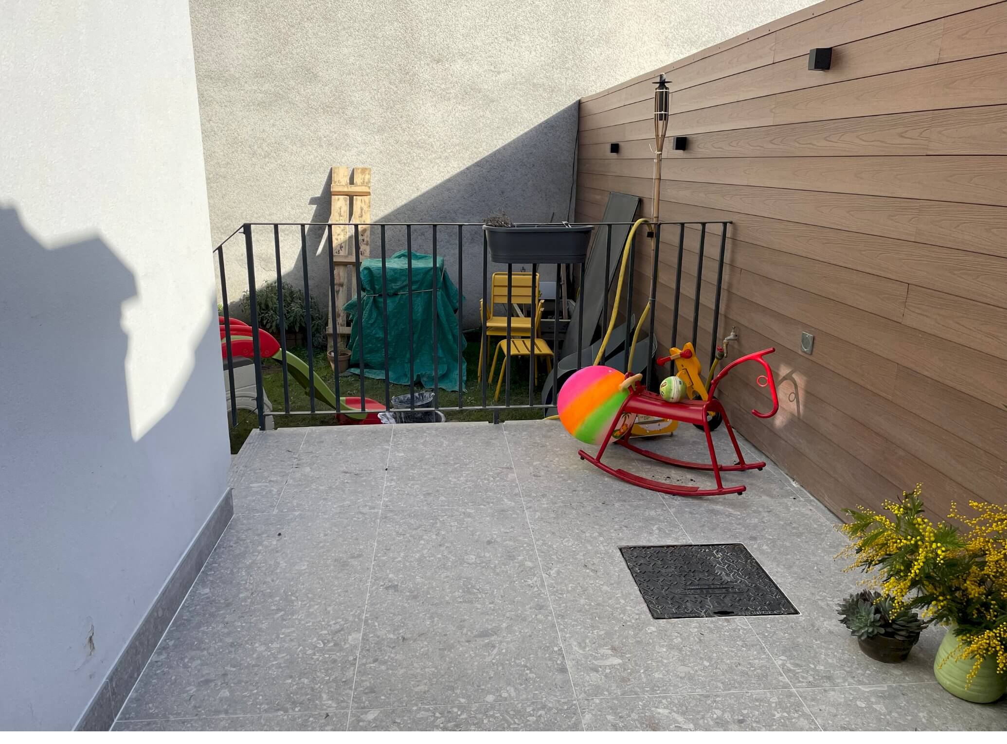 Aménagement d'un coin terrasse à Dammartin-en-Serve (78) - Avenir Rénovations
