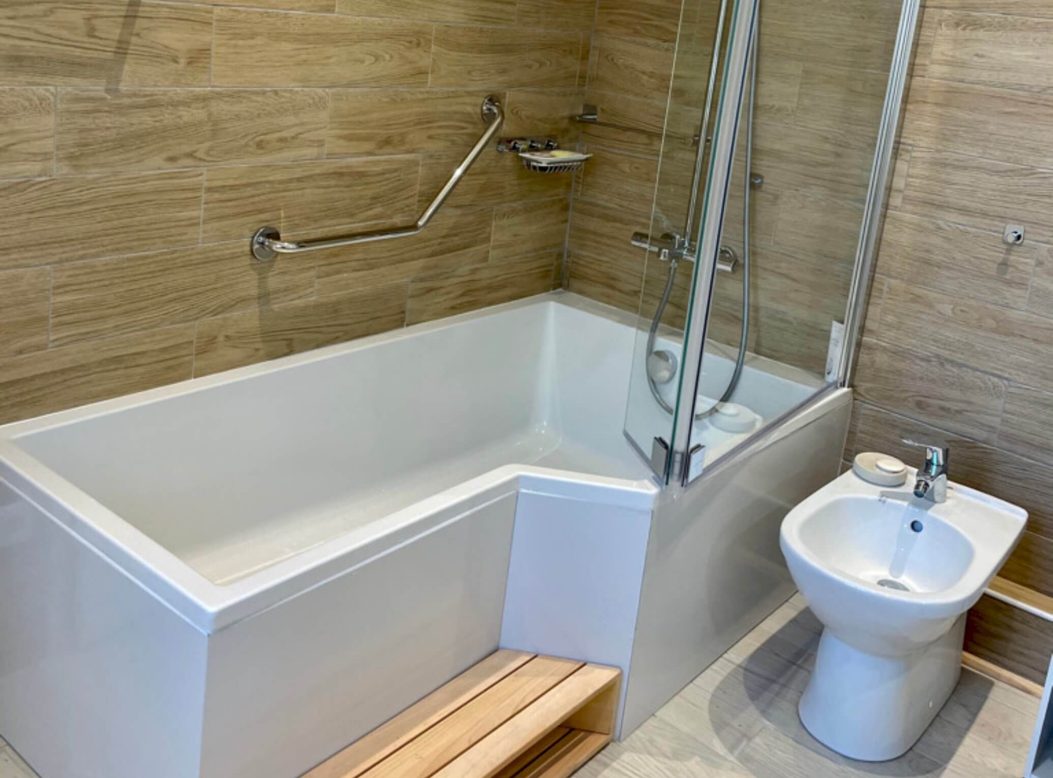 Rénovation d'une salle de bains avec WC à Dammartin-en-Serve (78) - Avenir Rénovations