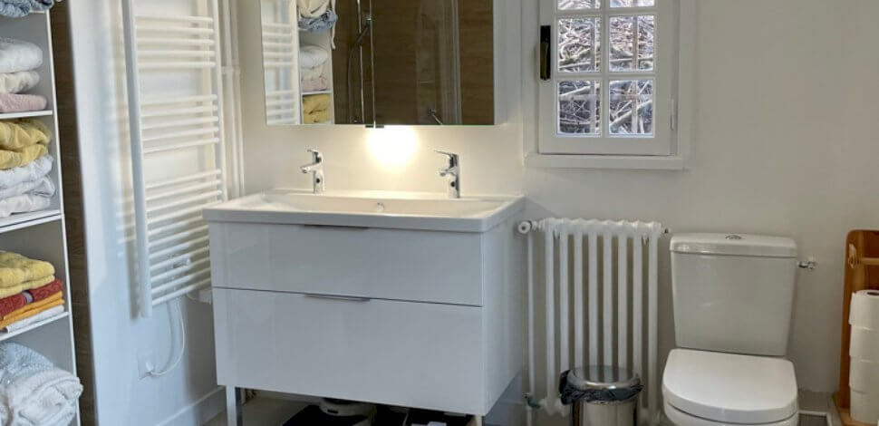 Rénovation d'une salle de bains avec WC à Dammartin-en-Serve (78) - Avenir Rénovations