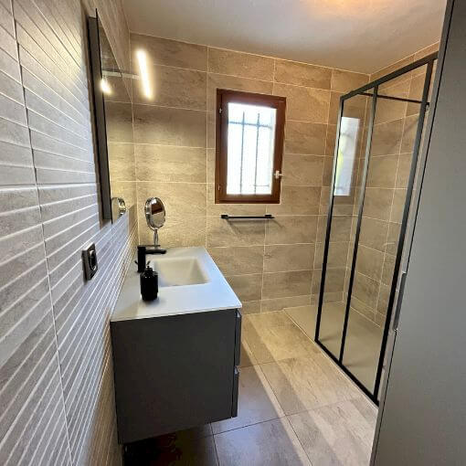Rénovation d’une salle de bains de 7 m² dans le 64 à Saint-Jammes - Avenir Rénovations
