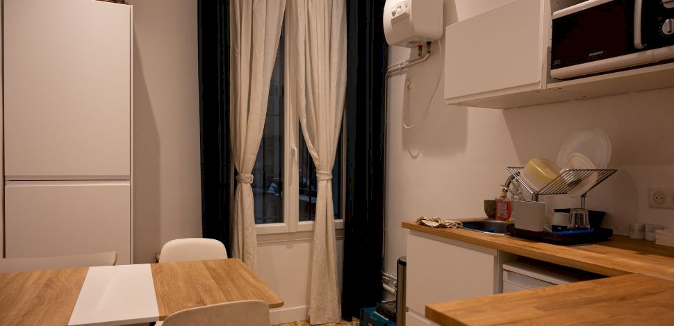 Transformation d’un appartement en cabinet médical  de 70 m2 à Paris (75) - Avenir Rénovations
