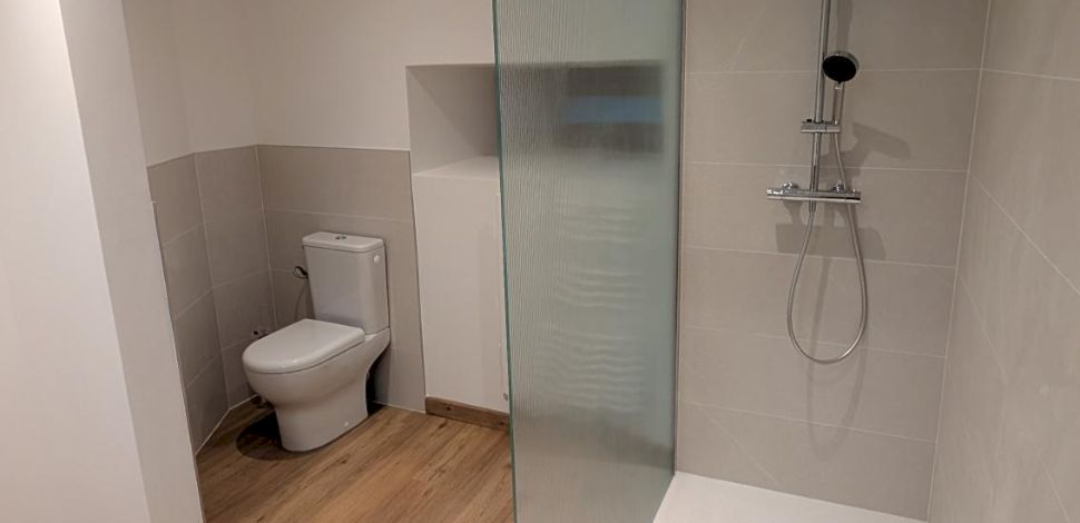 Transformation d’une cave en salle de bains de 13m2 à Mésigny (73) - Avenir Rénovations