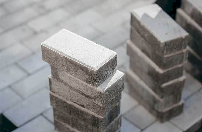 Les étapes d’une pose de dallage extérieur à Orléans