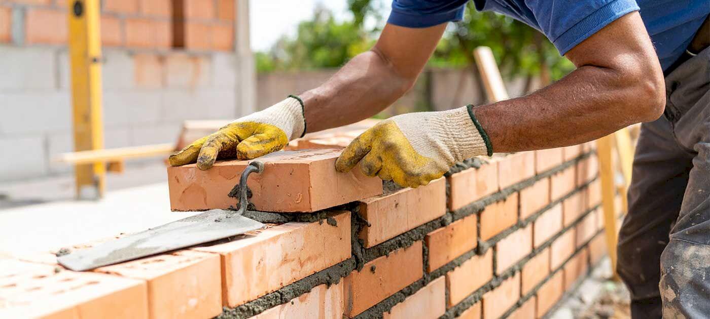Maçonnerie à Dinan