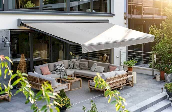 Comment se déroule votre projet de pose de store banne à Pontchâteau (44) ?